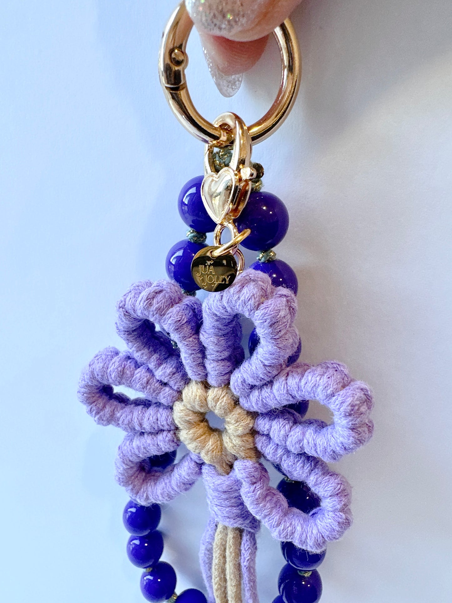 A The Hand-Knotted Petal Loop