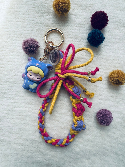 A Pawfect Cuddle Knots